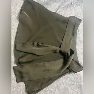 Le Lis Collection Silky Black Skirt With Tie At Waist Size XS